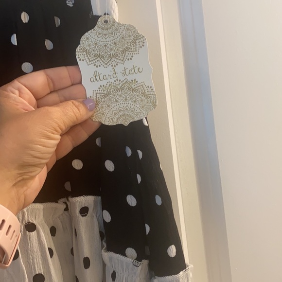 Black & White polka dot flows top BNWT - Picture 2 of 4